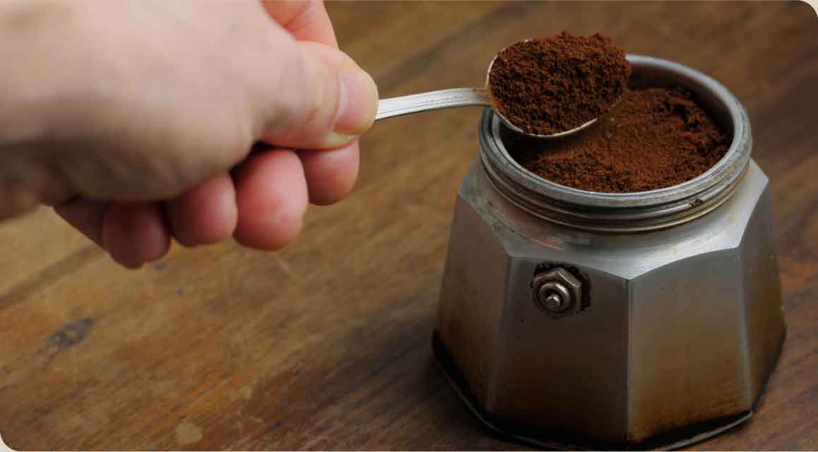 Ground coffee for Moka should never be pressed!