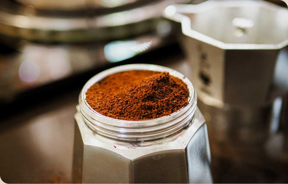 Ground coffee for Moka should never be pressed!